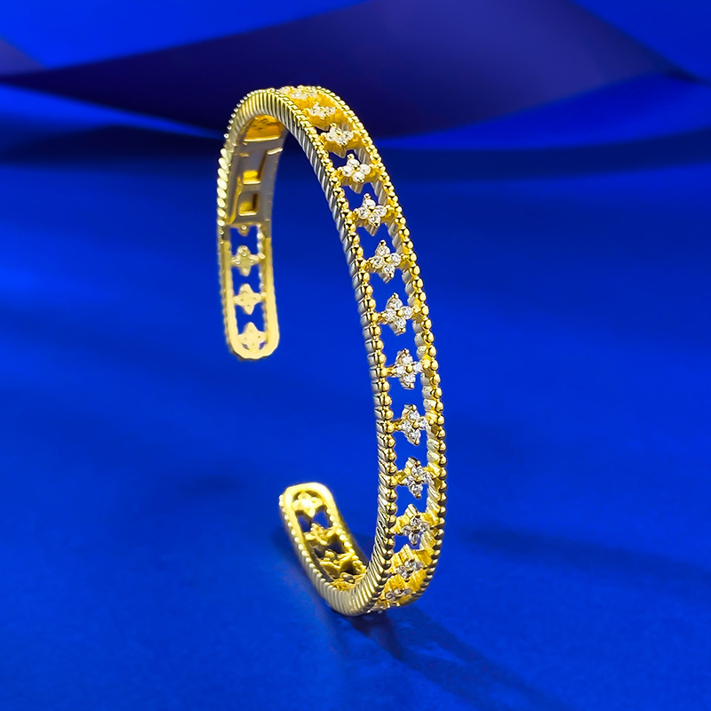 Elegant S925 Silver Four-Leaf Clover Open Cuff Bracelet, Gold-Plated, Chic and High-End Fashion for Women.