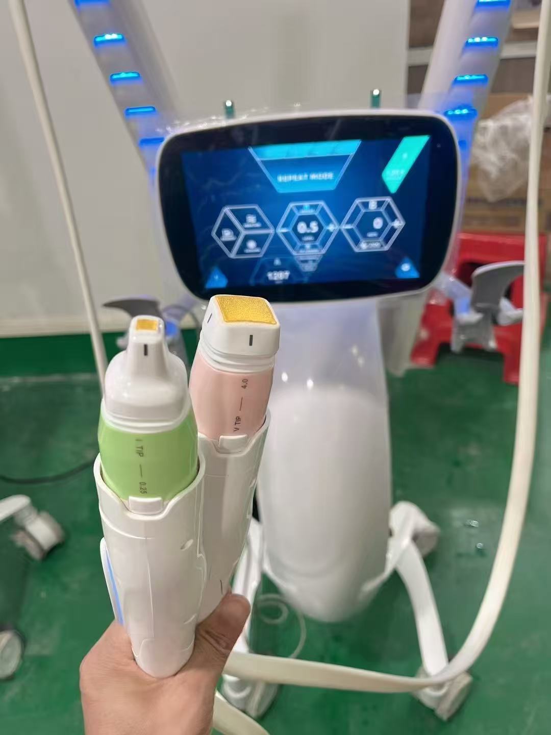 New RF Skin Tightening Technology Equipment for Smoothing Fine Lines Removal Eye Bags lift Face wrinkle fat reduce removal Machine