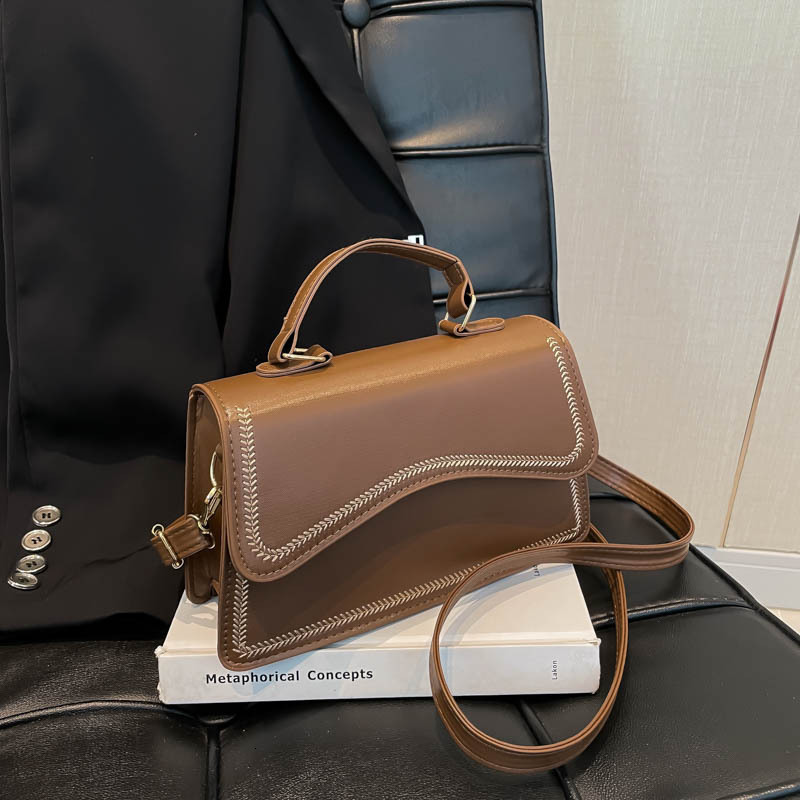 Free Delivery Designer Bag Artistic Fashion Shoulder Crossbody 2025 Niche Design Irregular Hand Casual Small Square Trend Luxury Bag8520