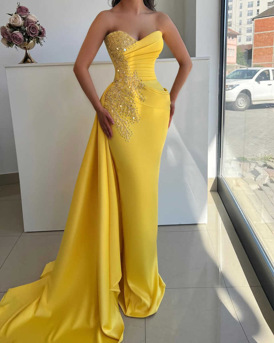 Vintage Evening Dresses For Women Sweetheart Neck Sleeveless Gown Sequins Ruffles Sweep Train Dress Party Customized Dress
