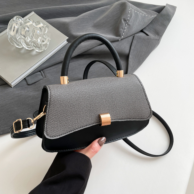 Free Delivery Designer Bag Ladies' High End Hand 2025 Spring New Versatile Ins Shoulder Crossbody Temperament Simple Small Square Luxury Bag
