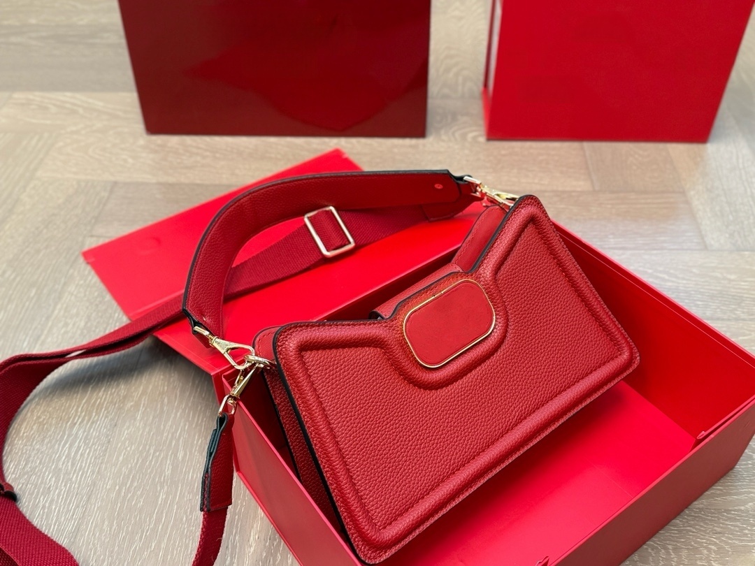 A Crossbody Purse Ladies Fashion High Quality Leather Armpit New Shoulder Designer Bag 26cm Medium Hnadbags Tote