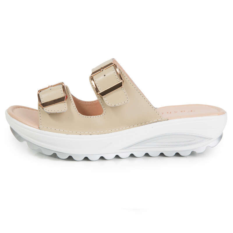 Large size NEW TOP cool slippers for women's summer new trend, double breasted leather thick soled anti-skid slippers, beach sandals