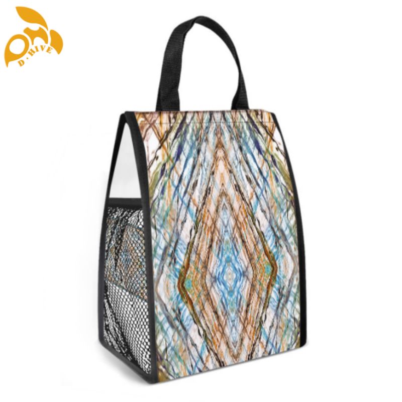Free delivery of lightweight, high-quality insulated lunch bags in beige, black custom-made by top designers for sadults.