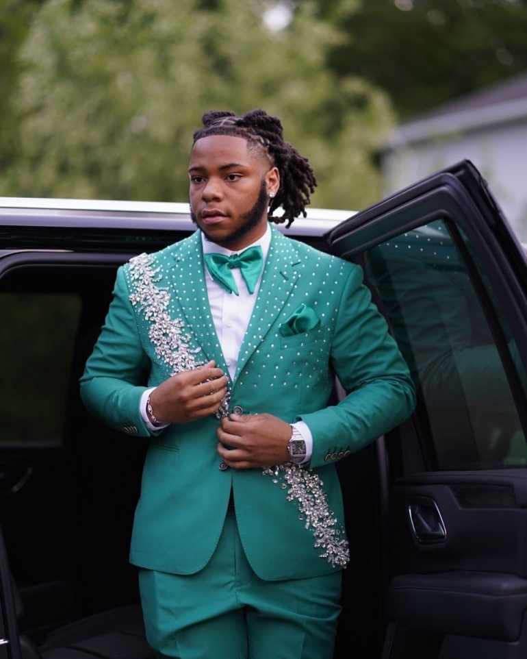 Gorgeous Beaded Wedding Tuxedos Crystal 2 Piece Set Jacket Pants Notched Lapel Men Suit Designer Groom Wear Formal Suits Customized