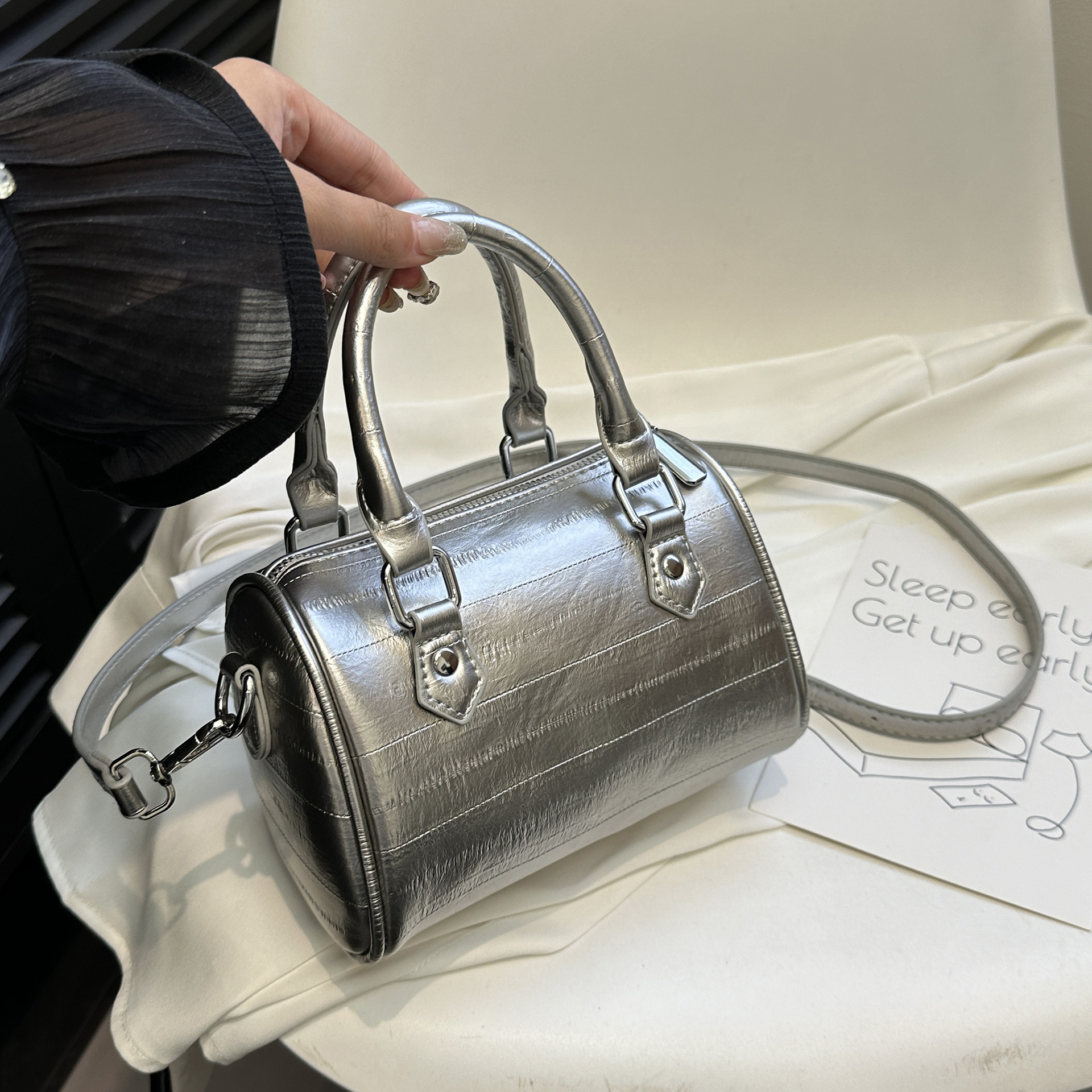 This year's popular bucket women's summer versatile 2025 new fashion crossbody bag hand-held work small handbag Free Delivery