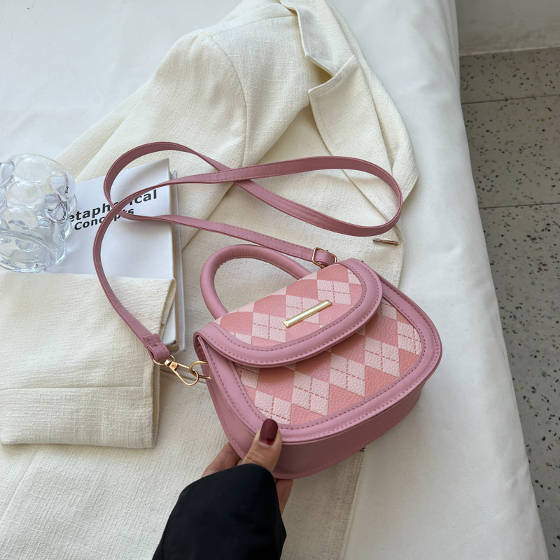 Free Delivery Designer Bag Simple Fashionable Temperament Gentle Diamond Grid Hand 2025 Autumn And Winter New Style Stylish Texture Single Shoulder Cr