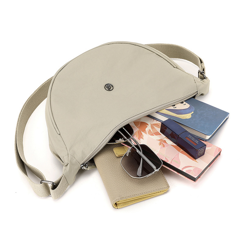 Dumpling 2025 new women's fashion versatile shoulder nylon crossbody casual niche bag trend