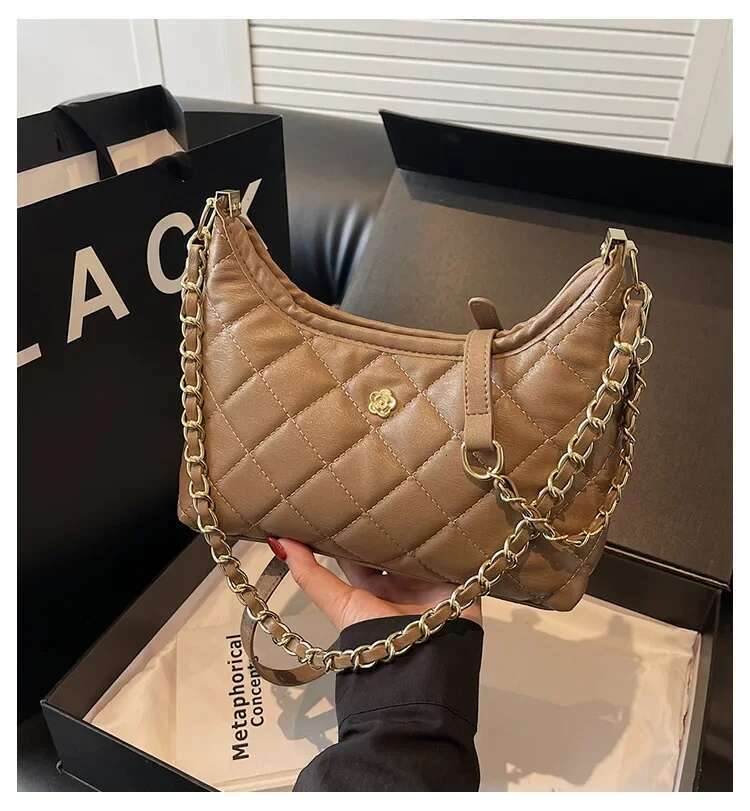 2025 New Model High-end Quilted Handbag Ladies, with Spacious Capacity and A Fashionable Look for Shoulder/hand Carrying