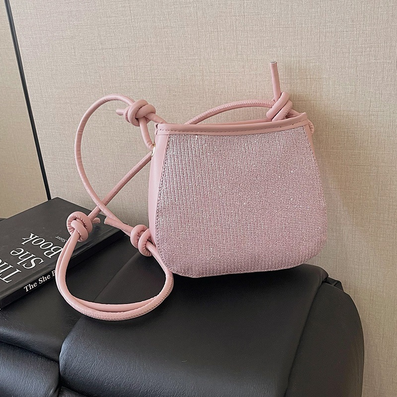 Free Delivery Designer Bag Niche Design Texture 2025 Summer Collection Solid Color Versatile Western Commuter Bucket Single Shoulder Crossbody Bag Lux