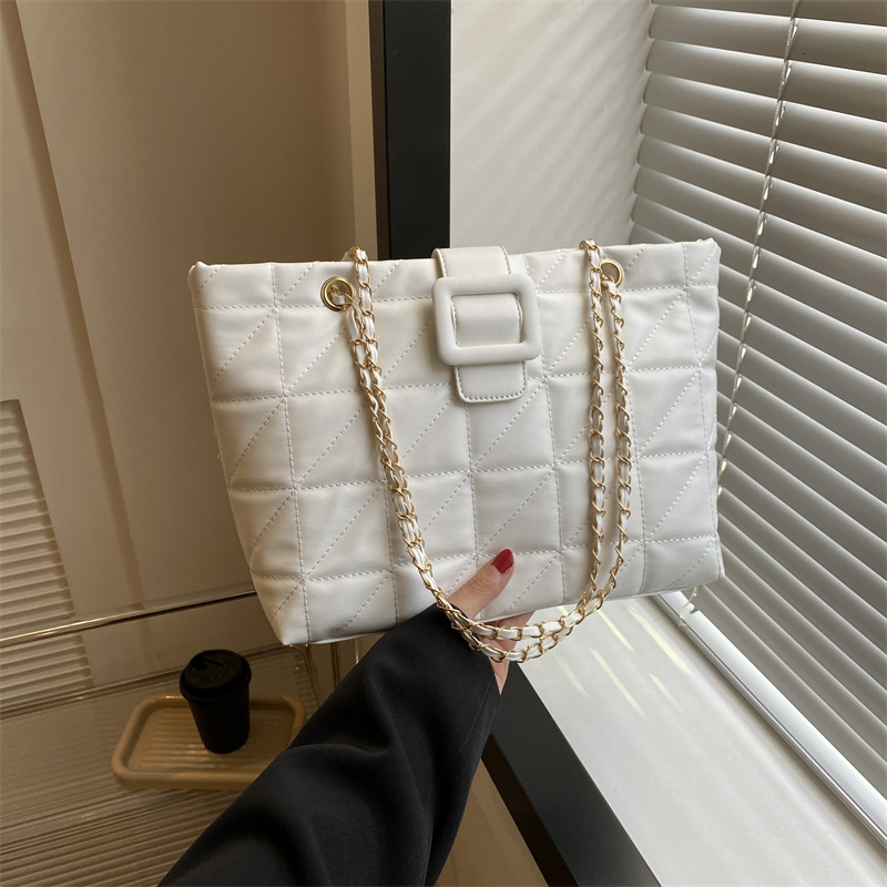 Free Delivery Designer Bag Advanced Underarm For Women's 2025 Trendy And Fashionable Fragrant Wind Lingge Chain Bag Small Commuting Shoulder Bag 