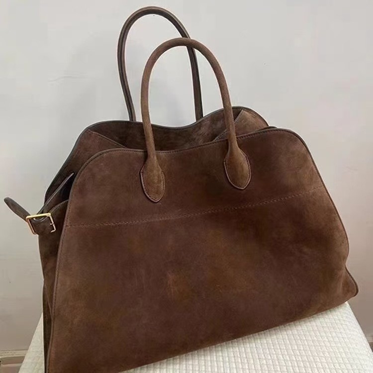 2025 Designer Bag Fashion Casual Versatile Free Shipping High-End Niche Large Capacity Commuting Tote Bag