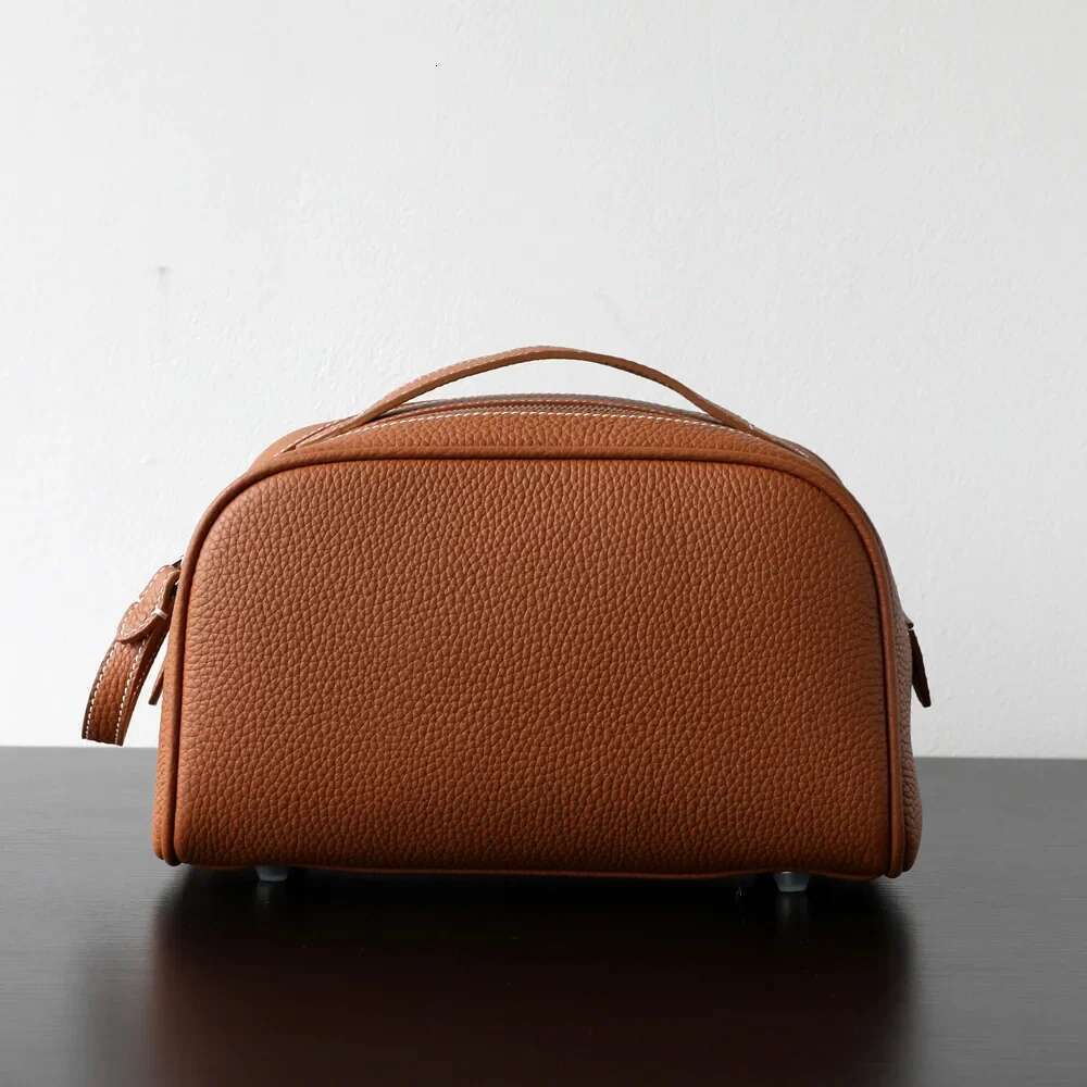 VOAETEC New First-layer Cowhide Women Portable Travel Toilet Bag Ins Style Advanced Cosmetic Storage Casual