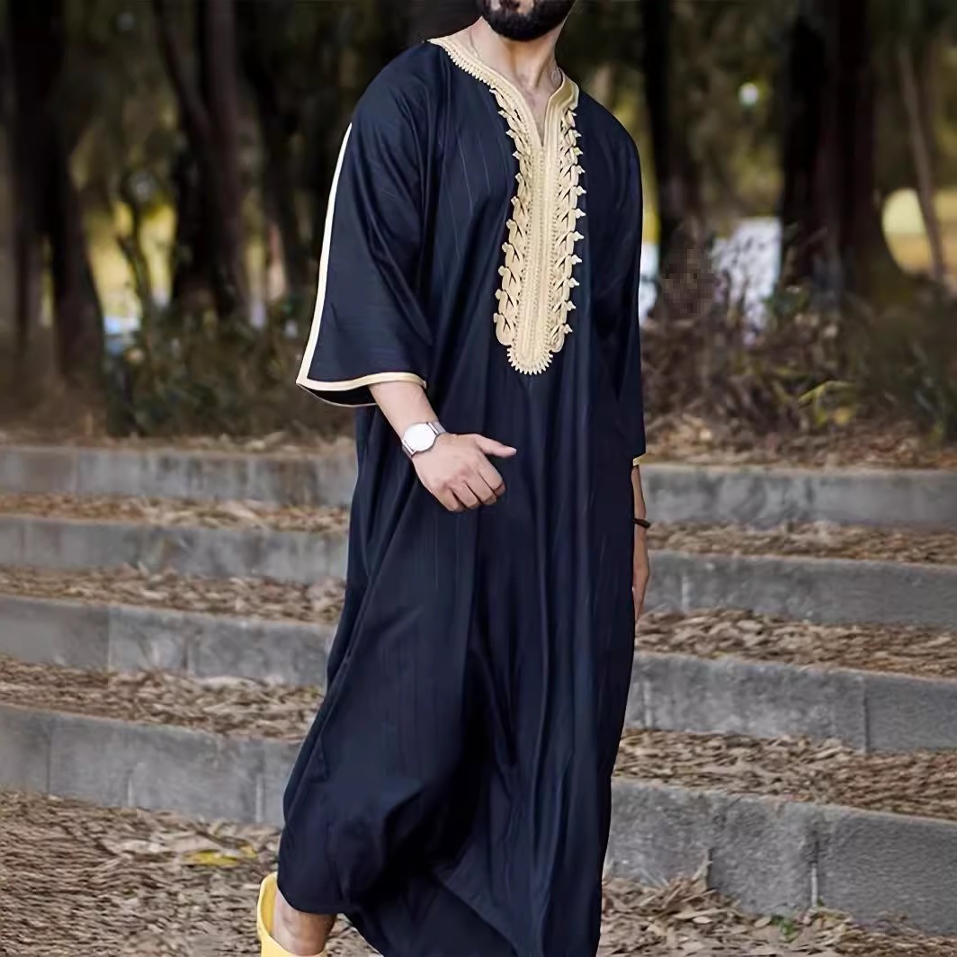 Designer Clothing Versatile Robe Loose V-neck Short Sleeve Embroidered Muslim Men's Clothing 2025 New Style
