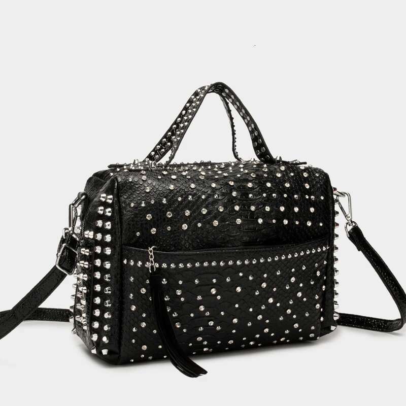 Women's Designer Purses And Handbags Shoulder Bags Vintage Rivet Tote For Women Large Capacity Travel Bag Purse