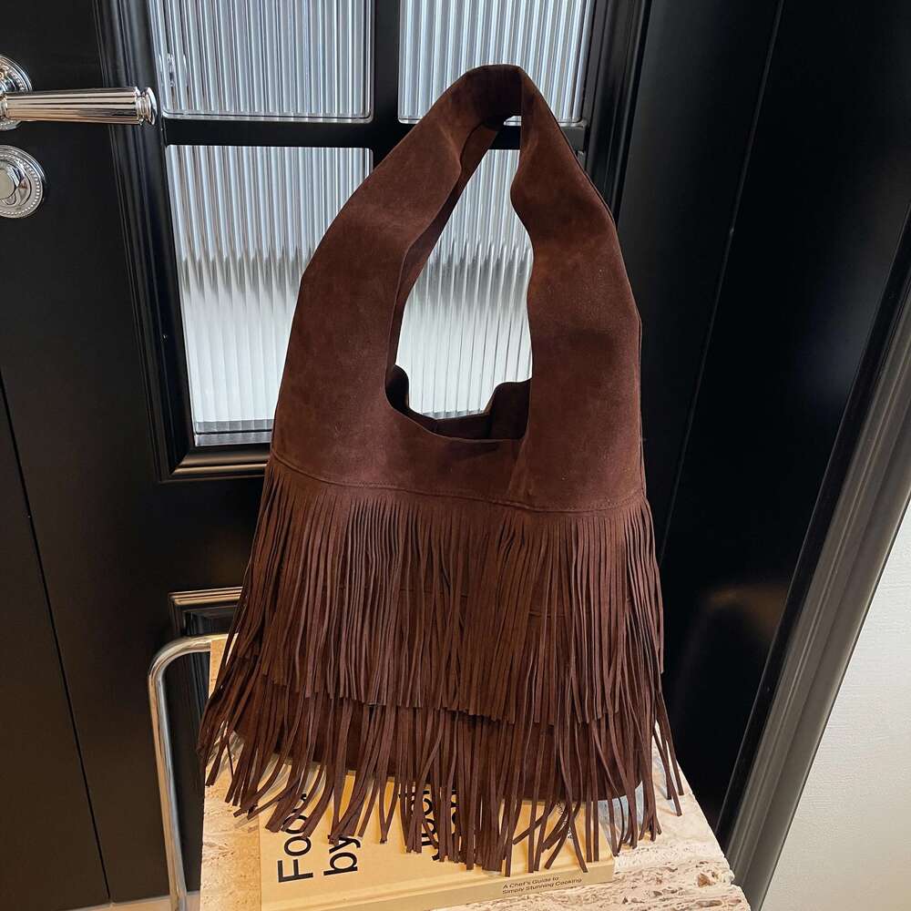 Autumn And Winter Retro Leather Veet Tassel For Women New Casual Large Capacity Shoulder Handheld Bucket Bag