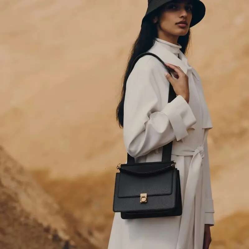 Designer Shoulder Women High Quality Textured Leather Elegant Crossbody Bag Trend Exquisite Gold-plated Clasp Handbag