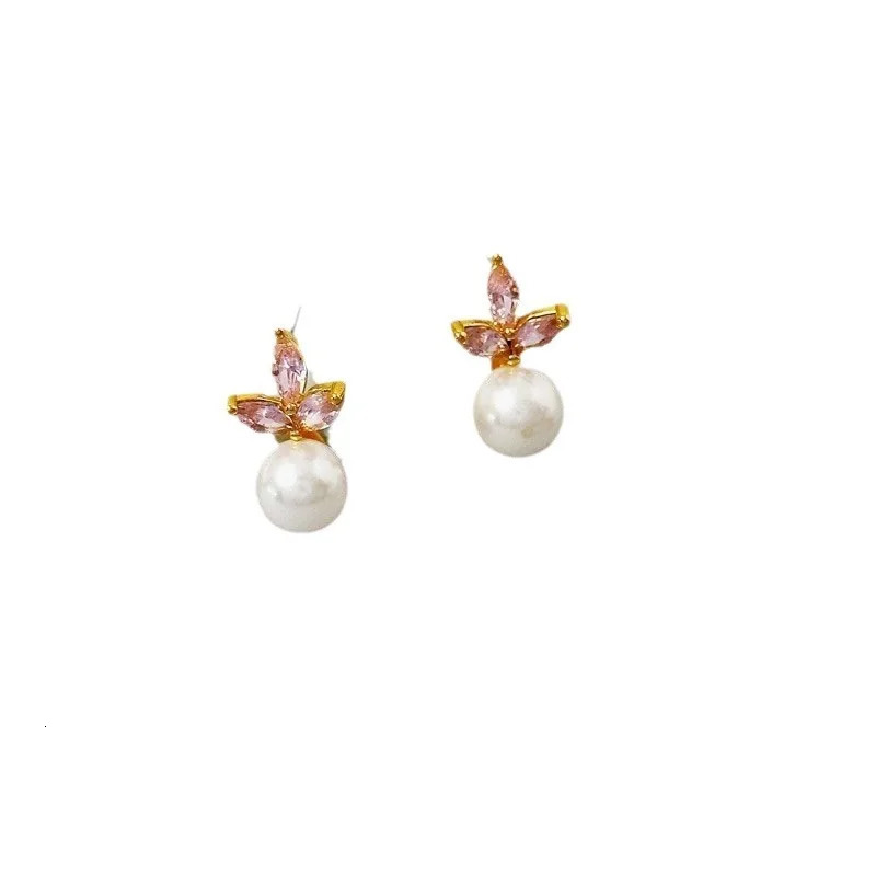 Korean Minimalist Exquisite Niche Flower Pearl Earrings With Cool And Elegant Style For Women 250517