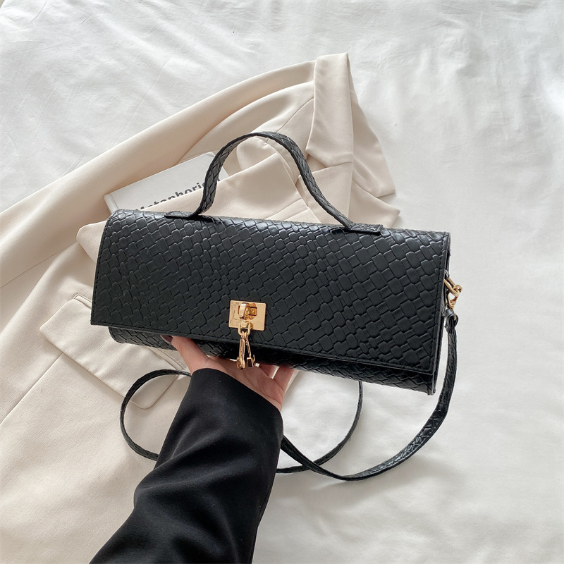 Free Delivery Designer Bag Fashionable And Exquisite Weaving 2025 Solid Color Casual Buckle Large Capacity Western Style Horizontal Cross Shoulder Fre