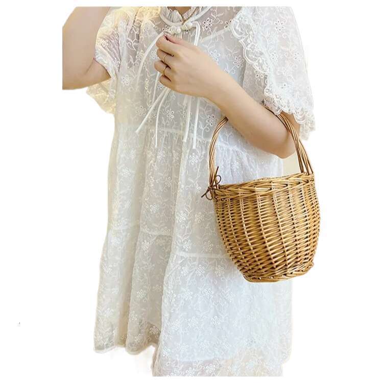 Retro Small Flap Cover Woman's Tote Purses And Top-Handle Rattan Ladies High Quality Beach Barrel Bag