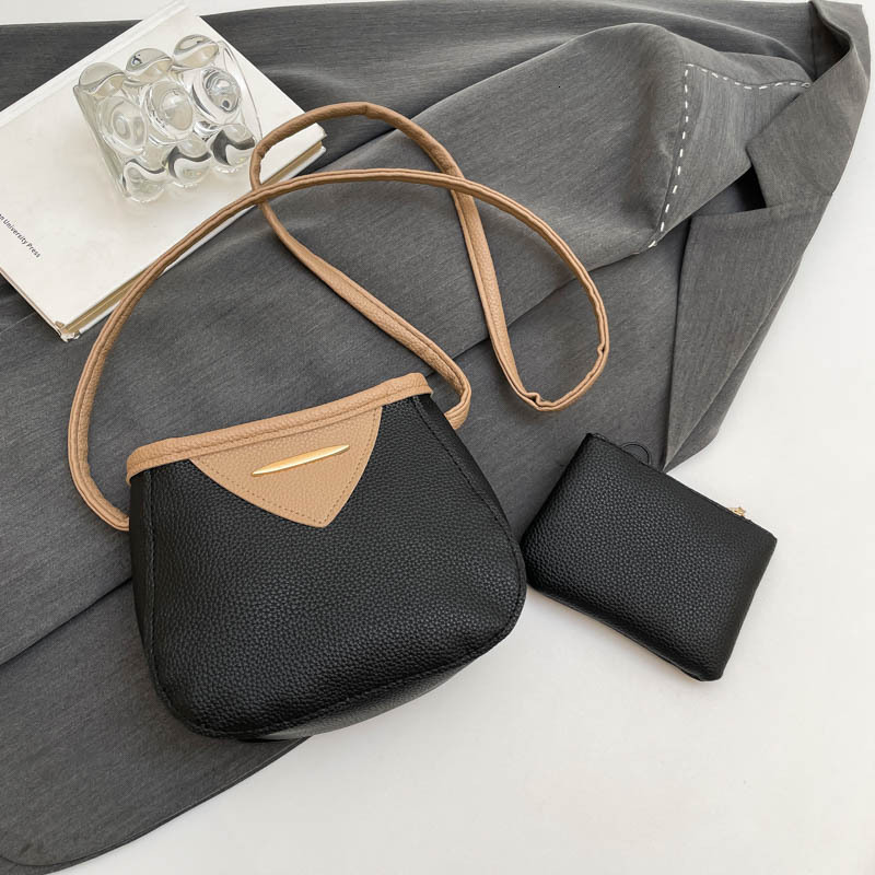 Free Delivery Designer Bag Fashionable Contrasting Color High Mother Child 2025 New Item Niche Single Shoulder Crossbody Simple And Versatile Commutin