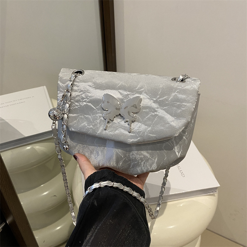 Free Delivery Designer Bag End Niche Versatile Pleated Shoulder Crossbody 2025 Summer New Fashion Butterfly Decoration Chain Saddle 8520