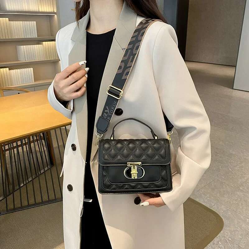 Trendy New Personalized Shoulder Bag, PU Leather, Foreign Inspired, Color - Coordinated Small Square