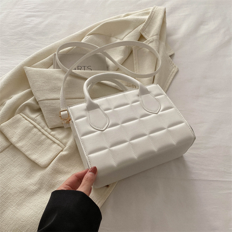 Free Delivery Designer Bag This Year's Popular Fashion Korean Version Versatile Women's Solid Color Hand 2025 New Single Shoulder Crossbody 