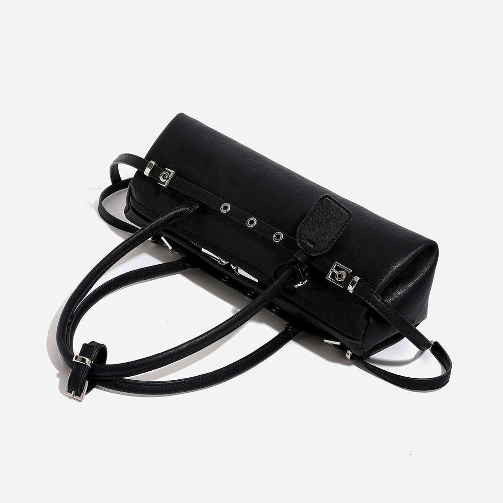 Motorcycle style stick women's 2025 new high-end sausage bag, vegetable tanned leather commuting single shoulder armpit bag