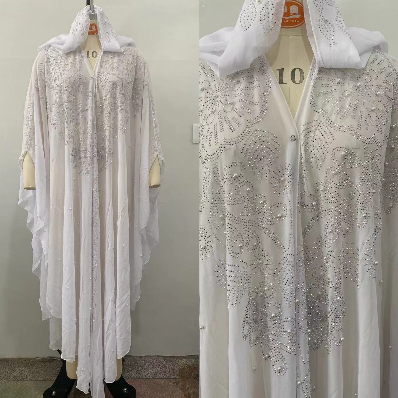 Fashionable Muslim Shawl with Bat Sleeve for Leisure by Designer