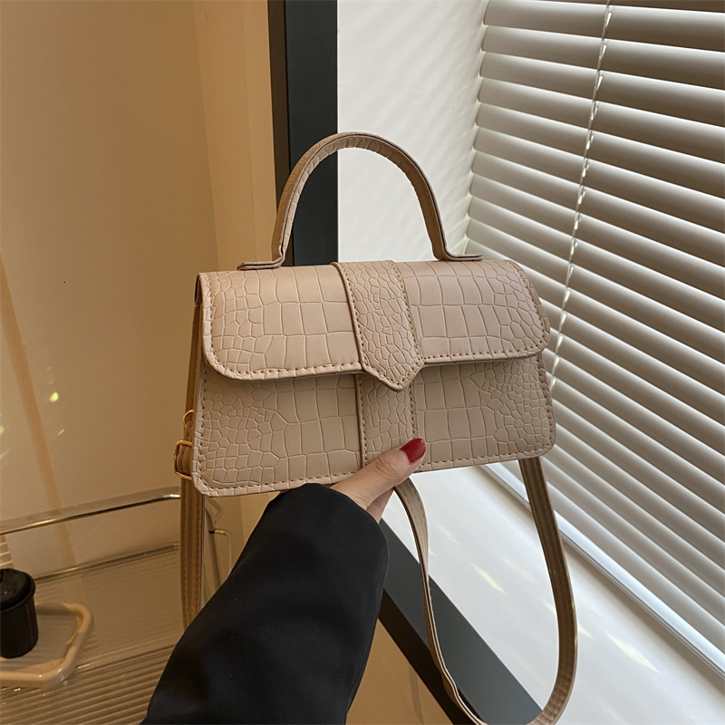 Free Delivery Designer Bag Advanced Niche Design For Women's Autumn Winter 2025 New Single Shoulder Crossbody Versatile And Portable Small Square