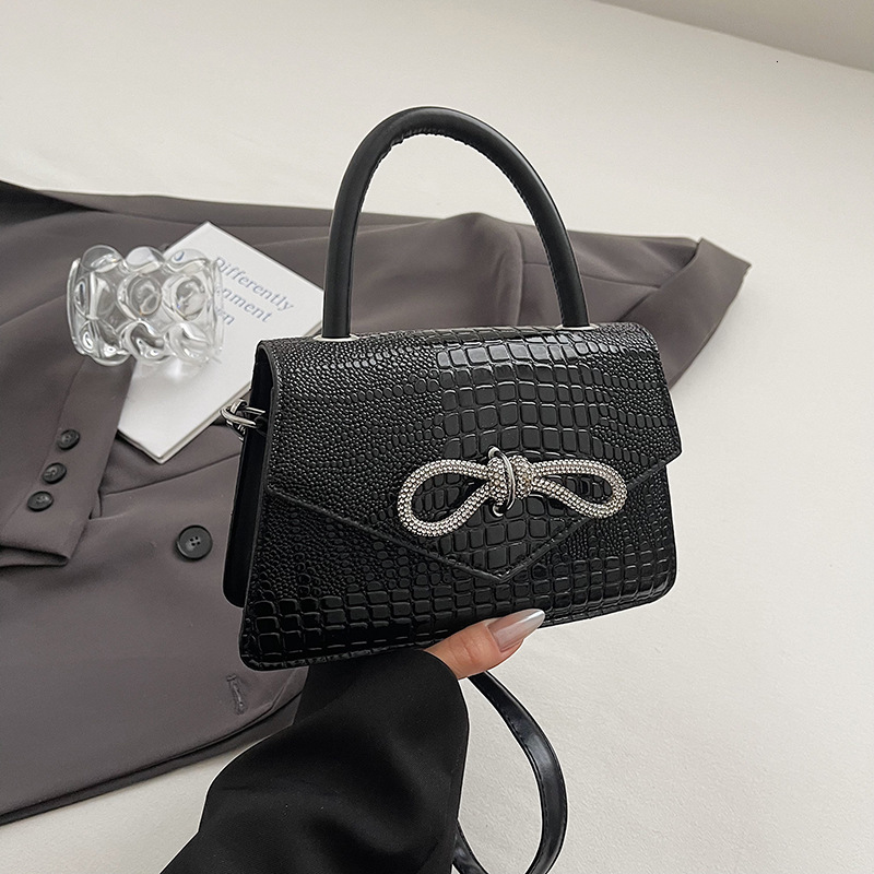 Free Delivery Designer Bag Super Popular Hand For Women In Spring 2025 Fashionable New Style With Crocodile Pattern Portable Small Square Versatile Un