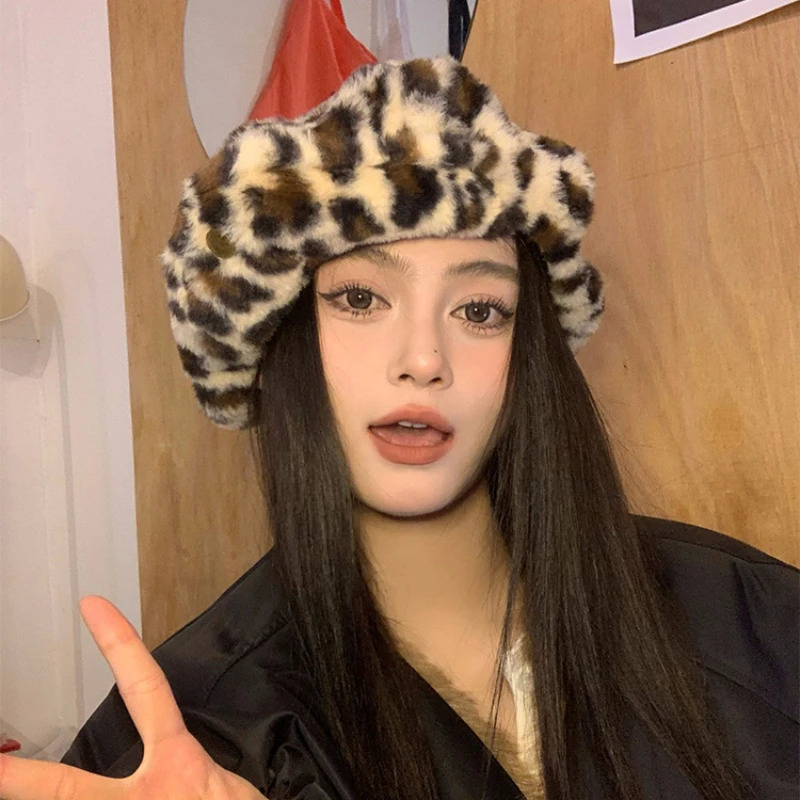 American Fashion Leopard Print Plush Berets Cap for Women Autumn Winter Travel Warm Personality Versatile Oversized Painter Hat 250520