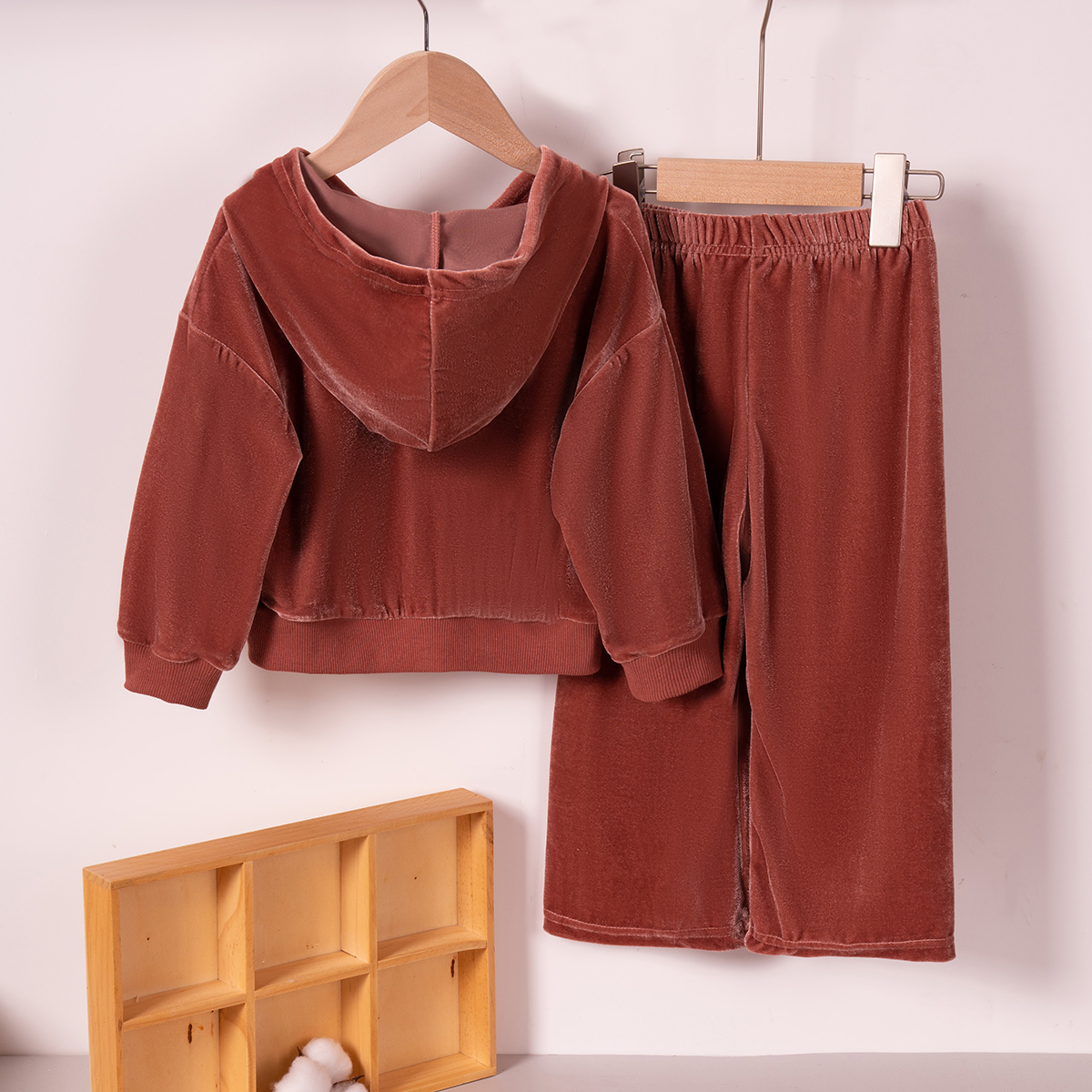 Spring and Autumn baby girl suit fashion children's clothing, hooded sweatshirt long-sleeved pants two-piece set, daily wear and go out to play t