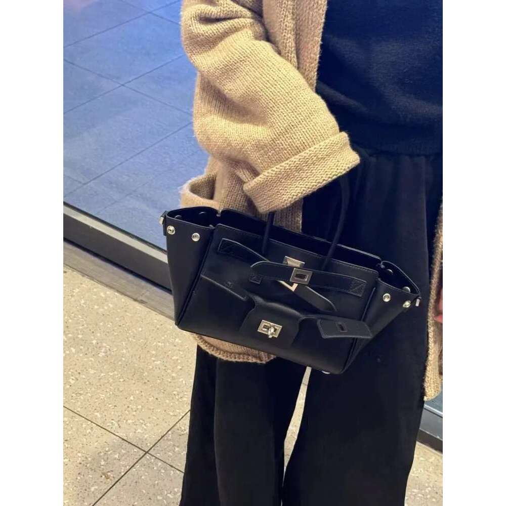 Fashion Women Cow Split Leather Mini Motorcycle Bag Female New Designer Party Totes Handbag Hasp Flap Pouch Bags Sier Black