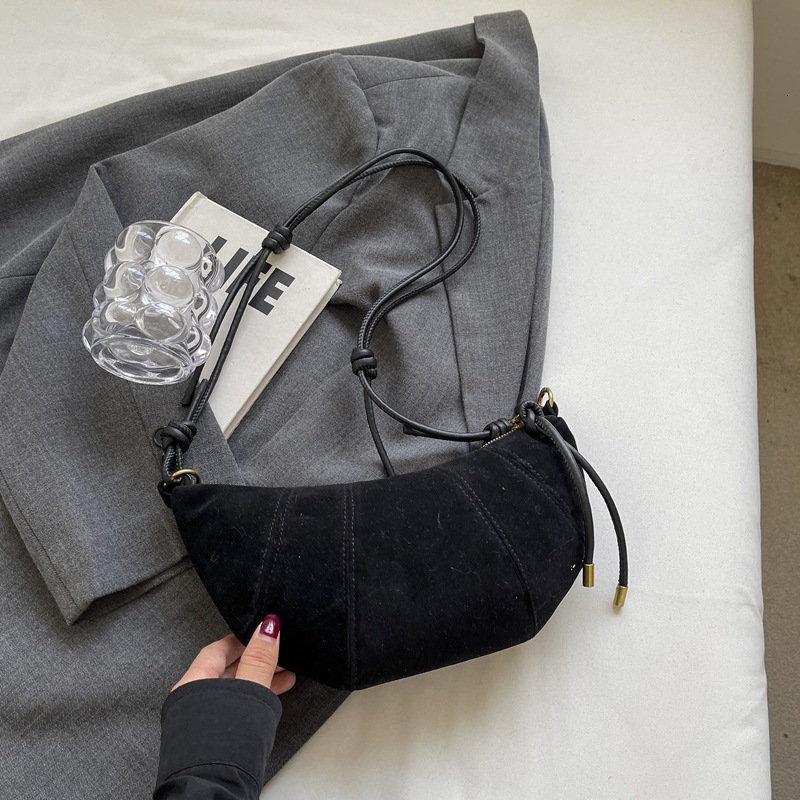 Free Delivery Designer Bag 2025 New Korean Niche Croissant For Women Cute Casual Simple And Crossbody Dumpling Daily Commuting Phone Luxury 8520