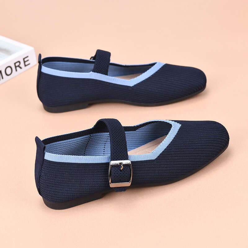 Large size women's breathable mesh square toe casual shoes are soft, lightweight, breathable, and have a mother's shoe lining