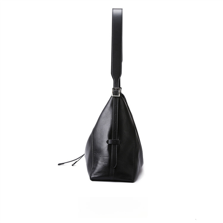 Free Shipping Designer Bag Women's Shoulder Bag New Black Warrior Tote Bag Urban High-end Simple And Versatile Commuting Handbag Shopping Bag
