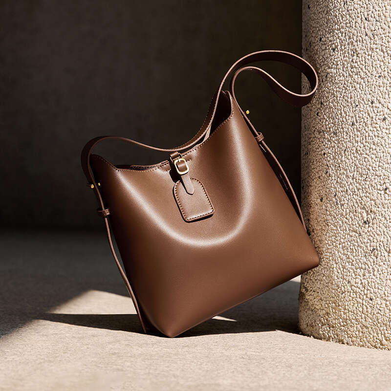 Tote Bag New Crossbody Niche Design High End Sense Shoulder Fashion Handbag Bucket Commuting Women S Bag Lady Bags