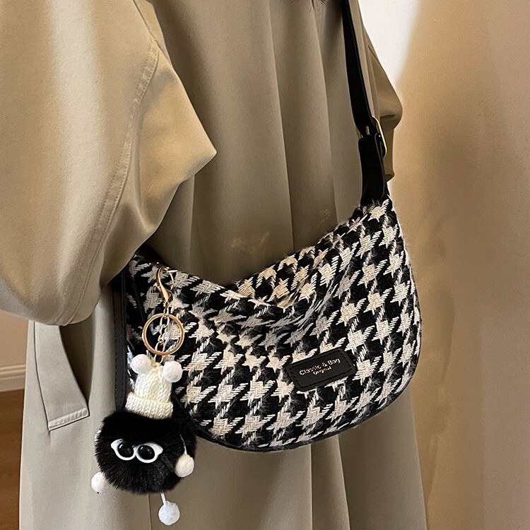 New large capacity high-end texture niche women's dumpling bag multifunctional shoulder casual fashion designer plaid crossbody bag retro shoulde