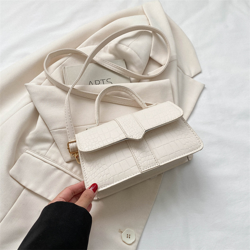 Free Delivery Designer Bag Advanced Niche Design For Women's Autumn Winter 2025 New Single Shoulder Crossbody Versatile And Portable Small Square