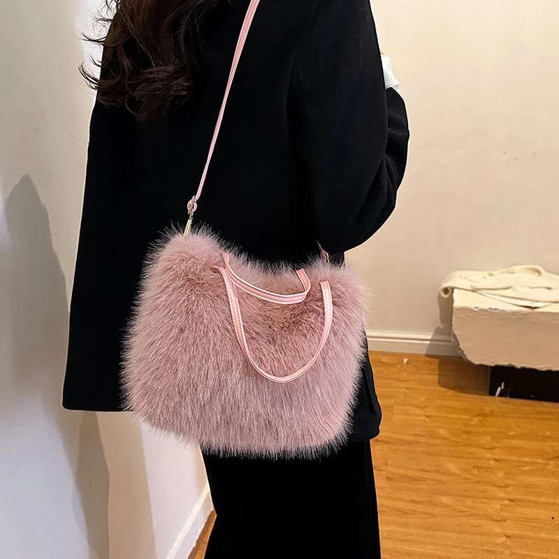 Hot Selling Faux Fur Tote Bag Women's Bucket Plush Design Ladies Handbags Soft Winter Crossbody Shoulder Bags Bolsa Feminina Designer Bags