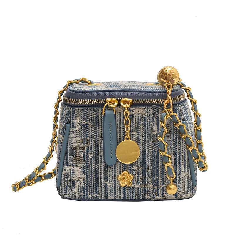 Advanced Single Shoulder Underarm for Women New Western Denim Chain Bag Trendy Casual Fashion Crossbody Bucket