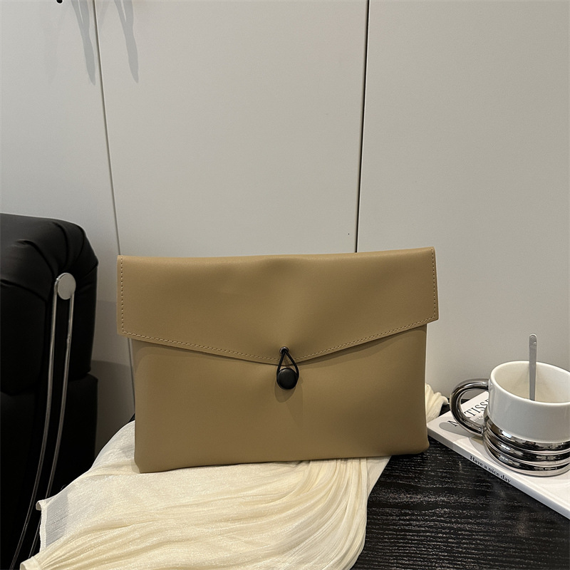 Free Delivery Designer Bag Summer Handheld Envelope 2025 Western Korean Edition Personalized Fashion Casual Simple Banquet Small Square Bag Trend Luxu