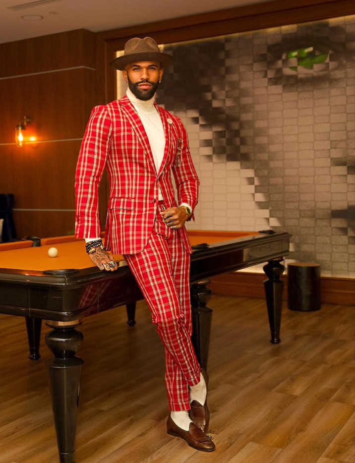 Classic Fit Check Wedding Tuxedos 2 Piece Set Jacket Pants Notched Lapel Men Suit Red Groom Wear Party Suits Customized