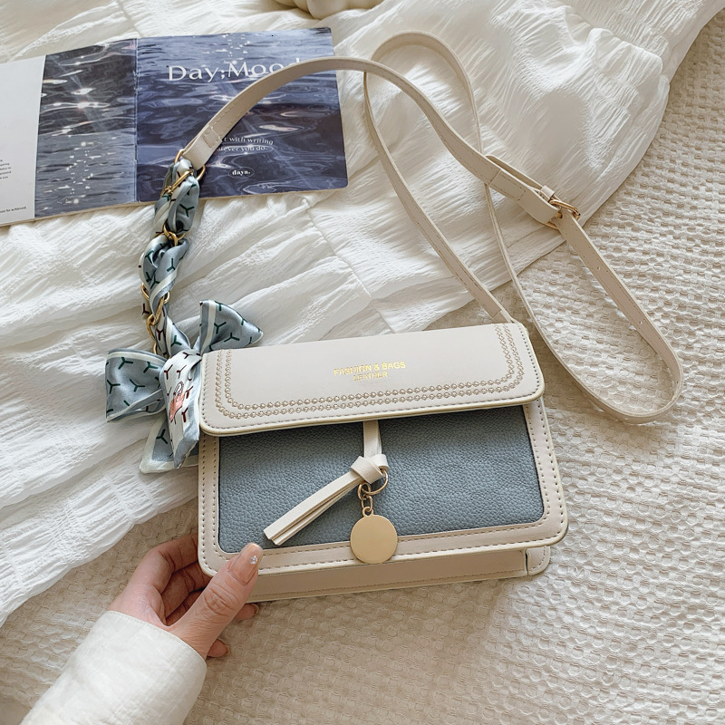 Free Delivery Designer Bag Popular Western Cream Square Fashion Small Crowd Design Scarf Shoulder Fresh And Sweet Oblique Straddle Bag For Women Luxur