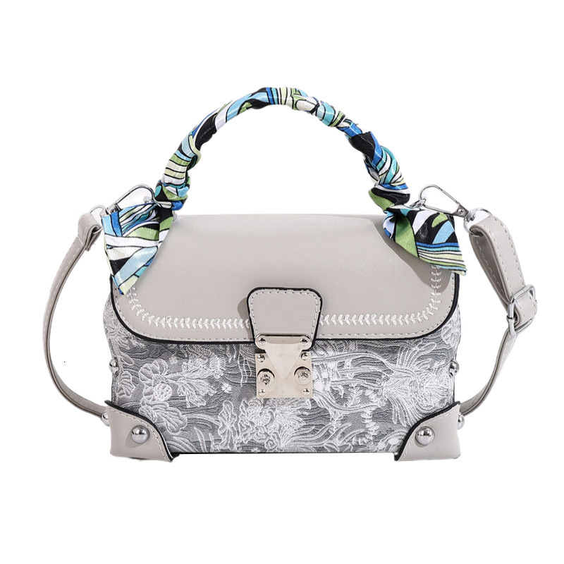 Advanced Embroidered Box for Women's 2024 New Style Silk Scarf Handbag Single Shoulder Crossbody Bag