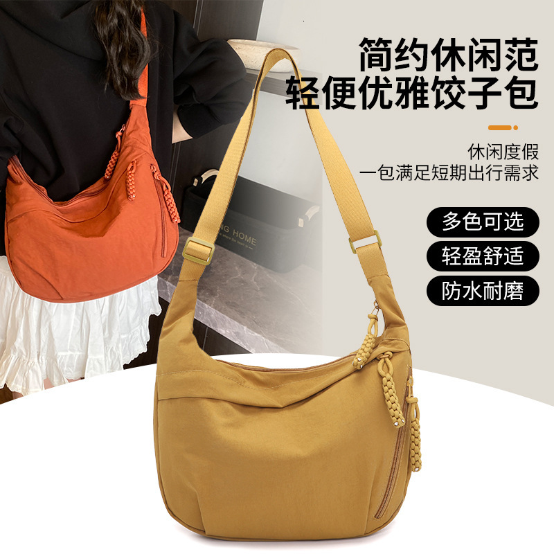 designer bag Large Capacity for Women 2025 New Lightweight Shoulder Versatile Commuting Women's Crossbody High End Dumpling Bag
