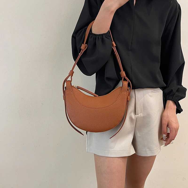 French Niche Elegant Womens Bag Trendy Luxury Designer Crescent Bag Ladies Single Shoulder Handbag Messenger Bags for Women M250520