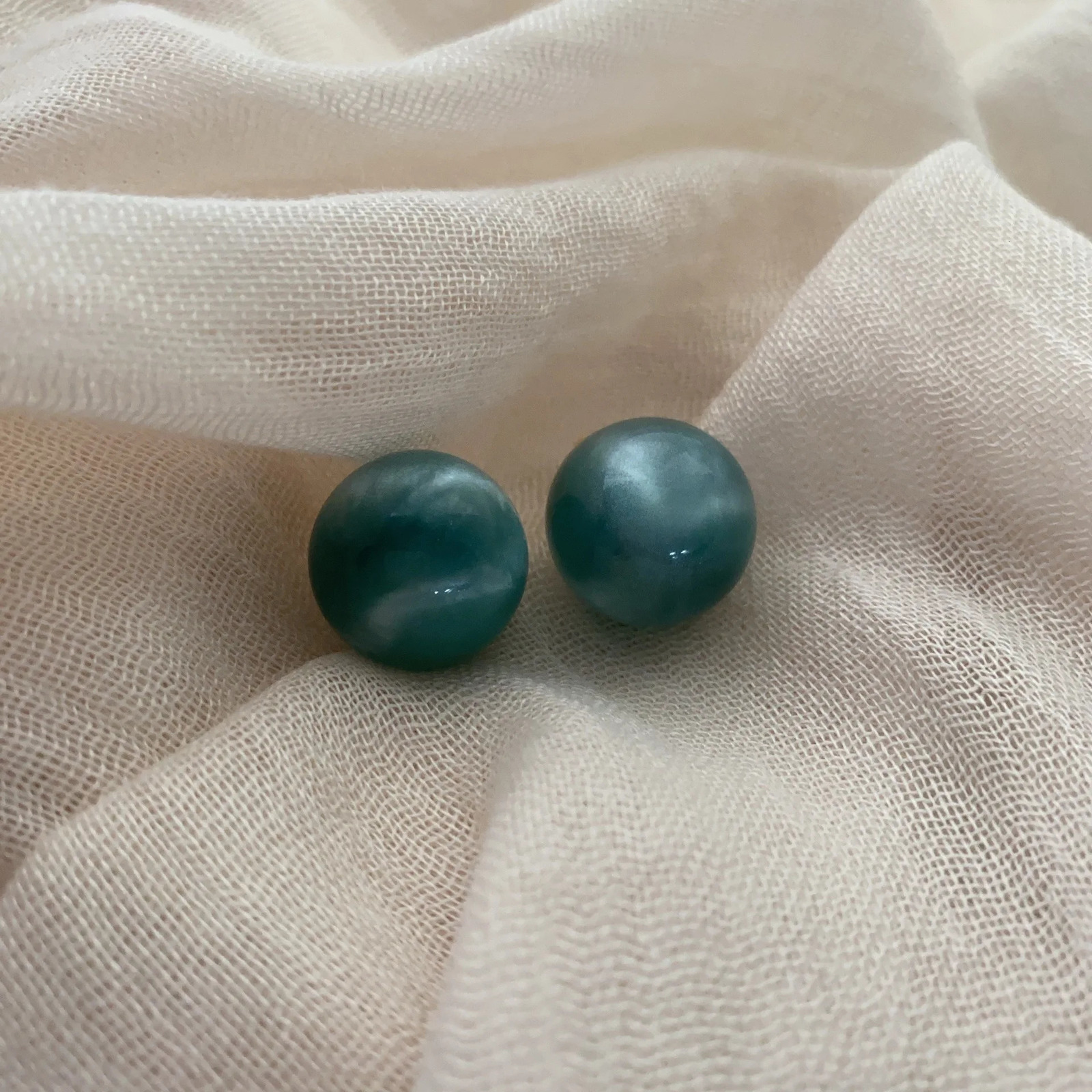 Unique Sweet Korean Fashion Blue Color Love Stud Earrings Resin Light High-end Girl Earrings Everyday Jewelry 250517